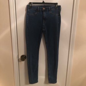 Medium wash skinny jeans
